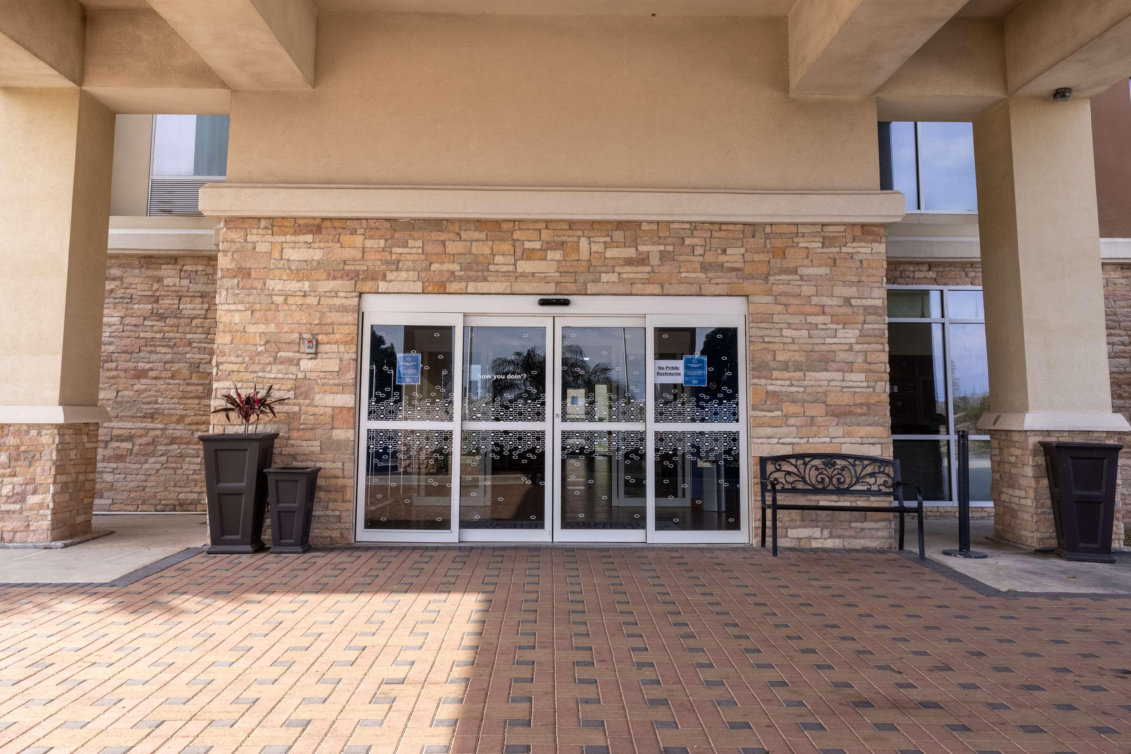 Hampton Inn Alice Luaran gambar
